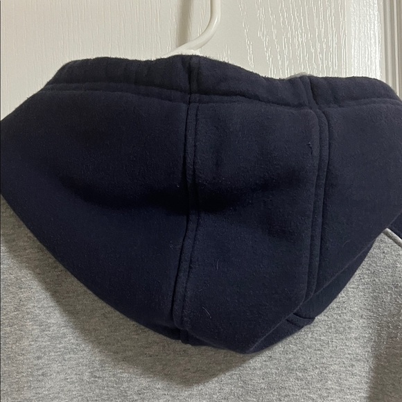 NHL Vancouver Canucks Gray and Black Hoodie - Picture 10 of 11